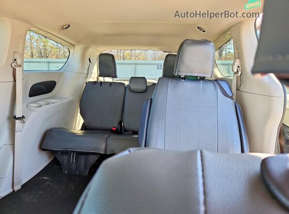 2C4RC1CG7PR564595 2023 CHRYSLER VOYAGER White უკანა სავარძლების ხედი
