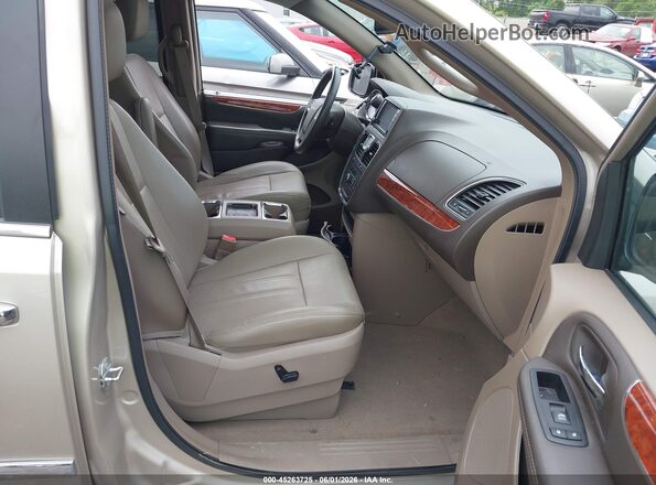 2C4RC1CG8GR113384 2016 CHRYSLER TOWN & COUNTRY Gold Вид салону спереду