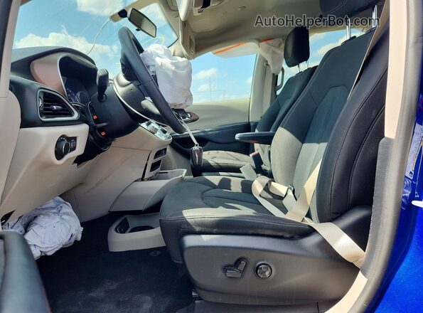 2C4RC1CG8KR721012 2019 CHRYSLER PACIFICA Blue Вид салону спереду