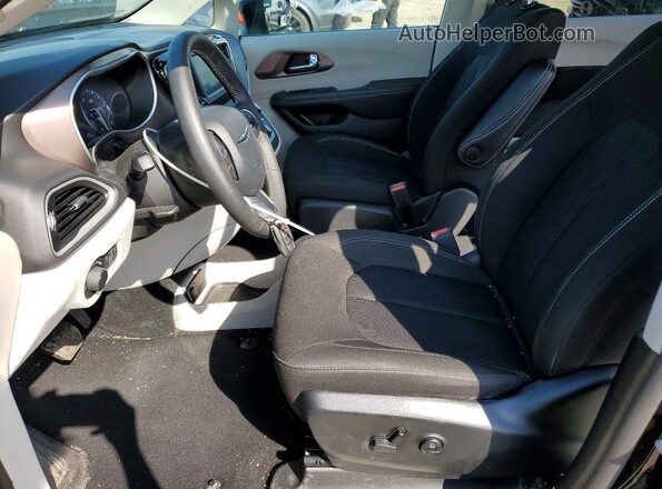 2C4RC1CG8RR179100 2024 CHRYSLER VOYAGER Black Вид салону спереду