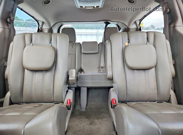 2C4RC1CGXGR112205 2016 CHRYSLER TOWN Gray Հետևի նստատեղերի տեսք