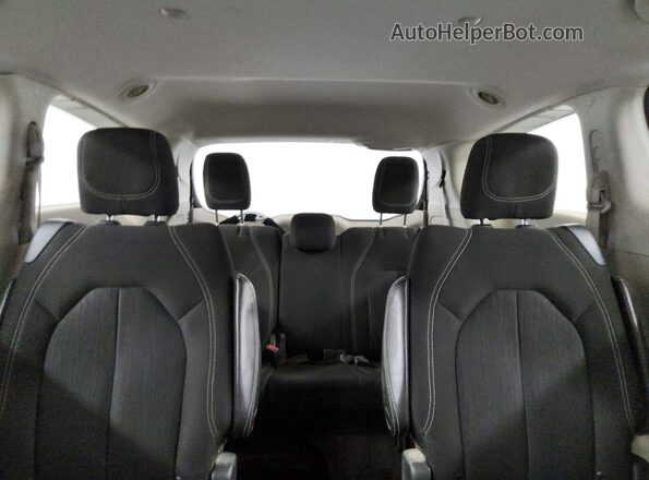 2C4RC1CGXMR580298 2021 CHRYSLER VOYAGER Silver Vista de los asientos traseros