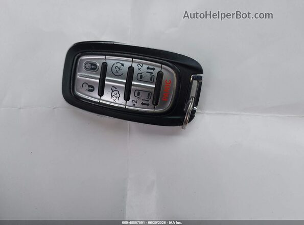 2C4RC1CGXNR215766 2022 CHRYSLER VOYAGER Silver წინა პანელის ხედი