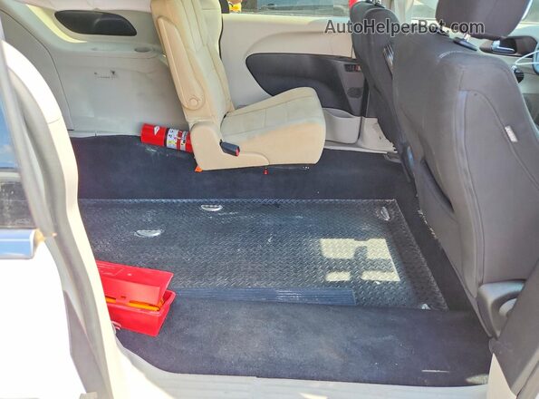 2C4RC1CGXNR224404 2022 CHRYSLER VOYAGER Белый Вид задней части салона