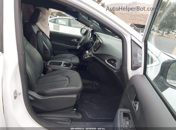 2C4RC1CGXSR611501 2025 CHRYSLER VOYAGER White Вид салону спереду