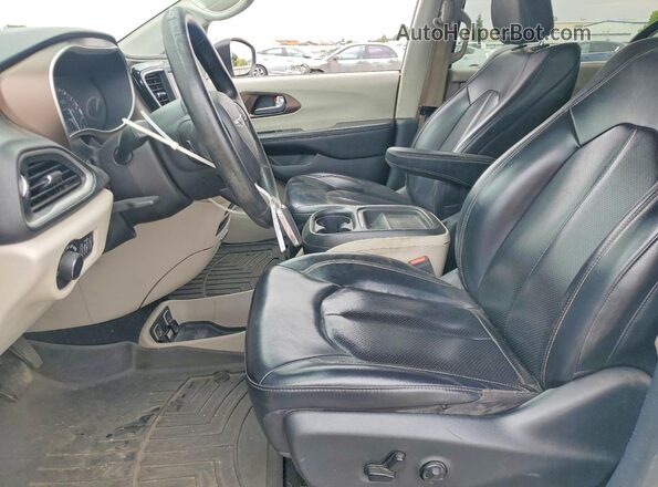 2C4RC1DG0LR157551 2020 CHRYSLER VOYAGER White Вид салону спереду