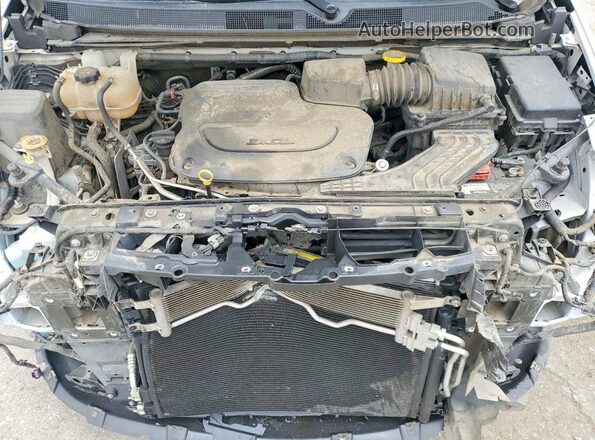 2C4RC1DG0LR157551 2020 CHRYSLER VOYAGER White Вид задньої частини салону