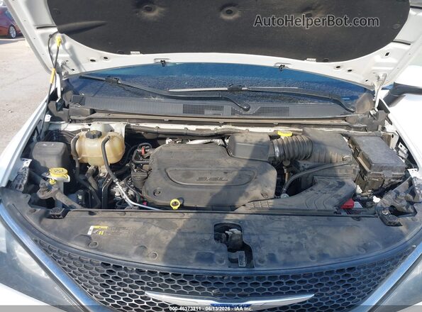 2C4RC1DG0LR176262 2020 CHRYSLER VOYAGER White უკანა ხედი