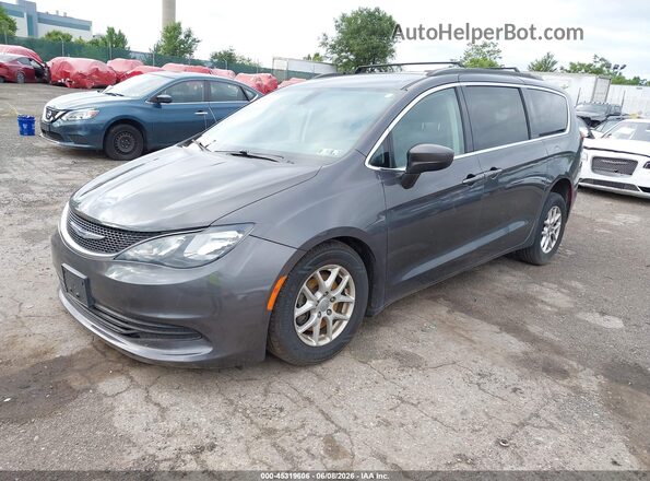 2C4RC1DG1LR151600 2020 CHRYSLER VOYAGER Gray Vista tres cuartos delantera izquierda
