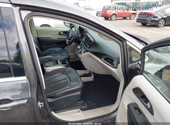 2C4RC1DG1LR151600 2020 CHRYSLER VOYAGER Gray Vista interior delantera