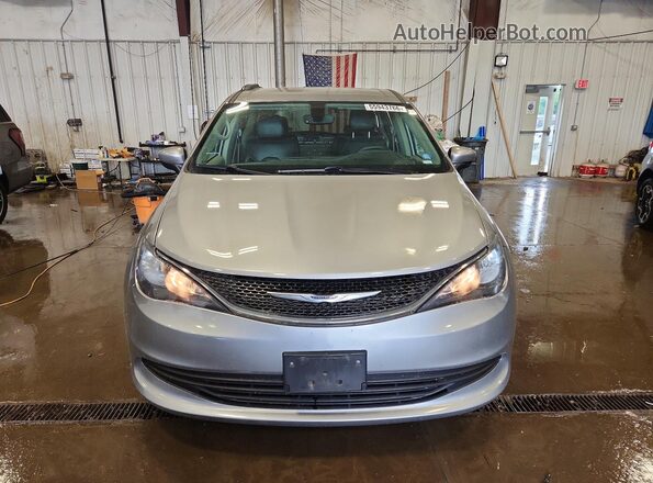 2C4RC1DG1LR163889 2020 CHRYSLER VOYAGER Silver Widok z przodu