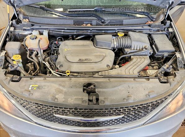 2C4RC1DG1LR163889 2020 CHRYSLER VOYAGER Silver Widok komory silnika