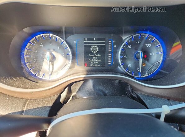 2C4RC1DG1LR164458 2020 CHRYSLER VOYAGER Charcoal Սարքավորումների վահանակի տեսք
