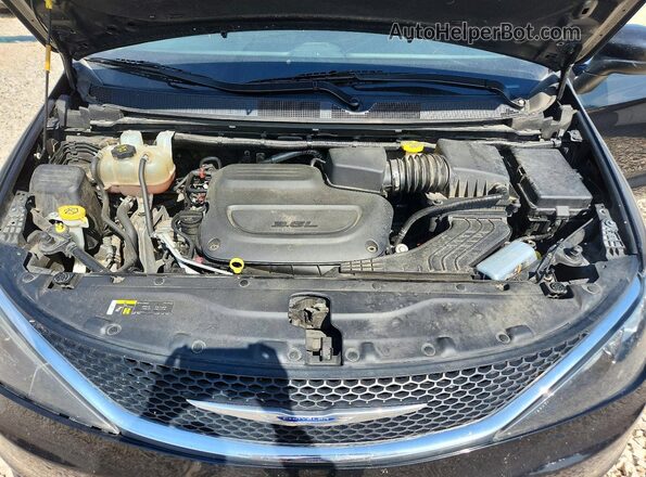2C4RC1DG1LR181888 2020 CHRYSLER VOYAGER Black Widok komory silnika