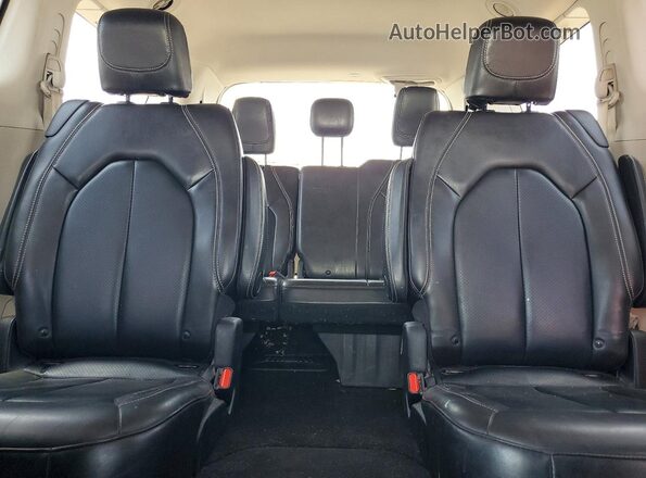 2C4RC1DG2LR257330 2020 CHRYSLER VOYAGER Silver 