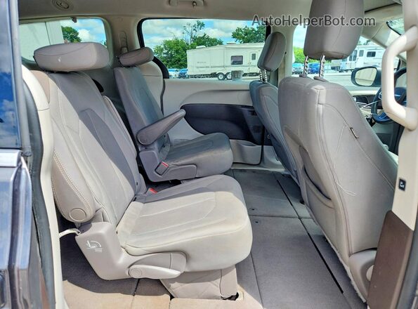 2C4RC1DG3HR526300 2017 CHRYSLER PACIFICA Charcoal უკანა სალონის ხედი