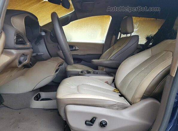 2C4RC1DG3LR192116 2020 CHRYSLER VOYAGER Blue წინა სალონის ხედი