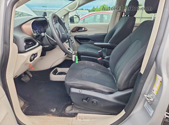 2C4RC1DG4HR610304 2017 CHRYSLER PACIFICA Gray Widok wnętrza z przodu