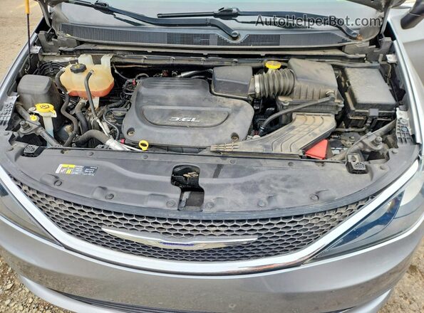 2C4RC1DG4HR610304 2017 CHRYSLER PACIFICA Gray Widok wnętrza z tyłu