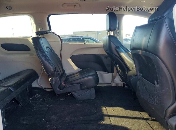 2C4RC1DG4MR506700 2021 CHRYSLER VOYAGER Бордовый Вид задней части салона