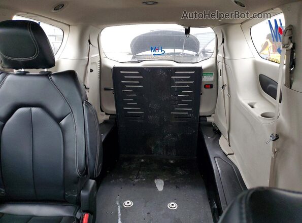 2C4RC1DG4MR602097 2021 CHRYSLER VOYAGER Белый Вид задних сидений
