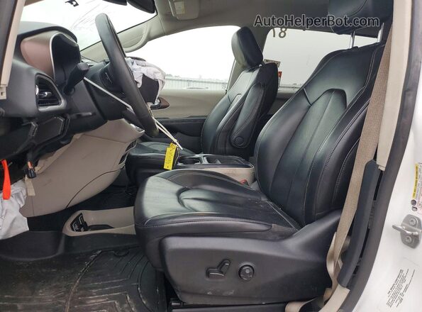 2C4RC1DG4MR602097 2021 CHRYSLER VOYAGER Белый Вид салона спереди
