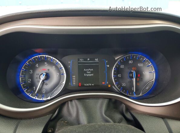 2C4RC1DG5LR192120 2020 CHRYSLER VOYAGER Серебряный Вид щитка приборов