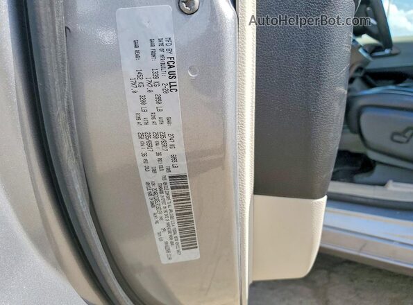 2C4RC1DG5LR192120 2020 CHRYSLER VOYAGER Серебряный Вид наклейки с VIN-кодом