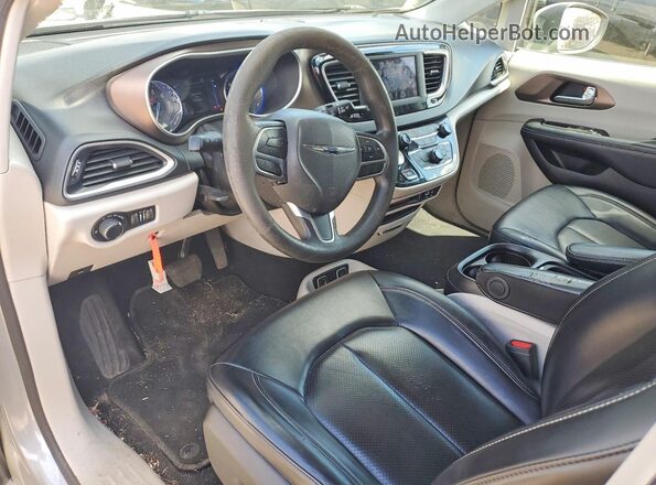 2C4RC1DG5LR192120 2020 CHRYSLER VOYAGER Серебряный Вид панели приборов