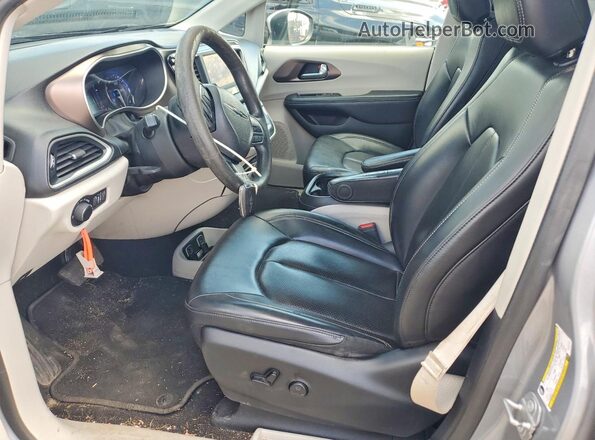 2C4RC1DG5LR192120 2020 CHRYSLER VOYAGER Серебряный Вид салона спереди