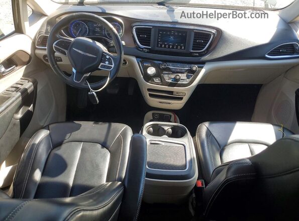 2C4RC1DG5LR283274 2020 CHRYSLER VOYAGER Black Вид панелі приладів