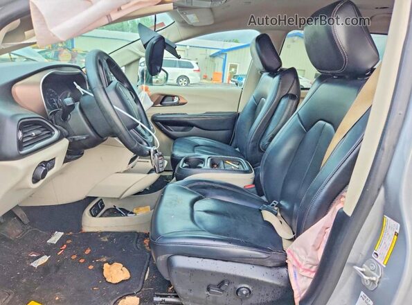 2C4RC1DG5MR512473 2021 CHRYSLER VOYAGER Gray Widok wnętrza z przodu
