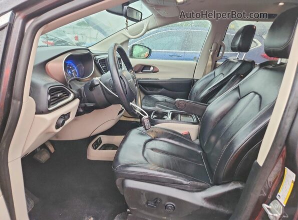 2C4RC1DG6LR264734 2020 CHRYSLER VOYAGER Charcoal Вид салону спереду