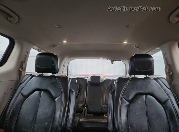2C4RC1DG6LR264734 2020 CHRYSLER VOYAGER Charcoal Вид задніх сидінь