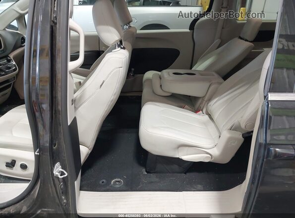 2C4RC1DG7HR502338 2017 CHRYSLER PACIFICA Black 