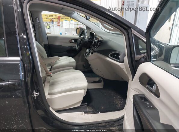 2C4RC1DG7HR502338 2017 CHRYSLER PACIFICA Black 
