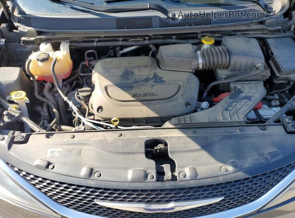 2C4RC1DG7LR163315 2020 CHRYSLER VOYAGER Green Vista del compartimento del motor