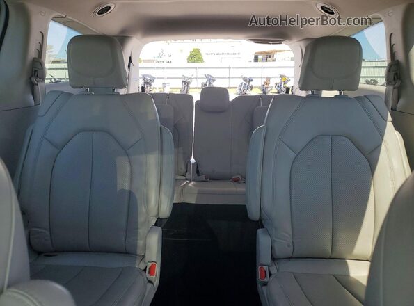 2C4RC1DG7MR541540 2021 CHRYSLER VOYAGER White Rear seats view
