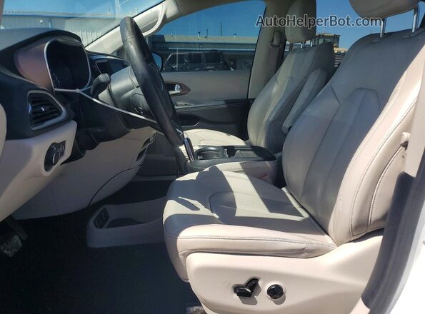 2C4RC1DG7MR541540 2021 CHRYSLER VOYAGER White Front interior view