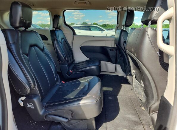 2C4RC1DG8MR505632 2021 CHRYSLER VOYAGER Белый Вид задней части салона