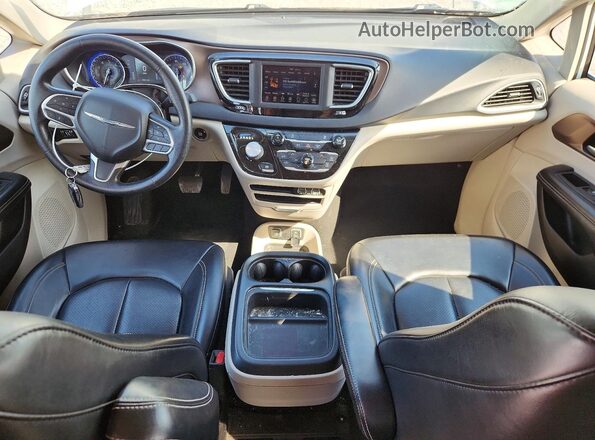 2C4RC1DG8MR505632 2021 CHRYSLER VOYAGER Белый Вид панели приборов
