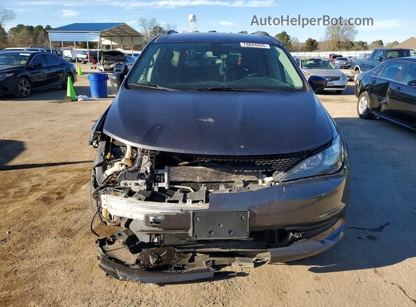 2C4RC1DG9LR176566 2020 CHRYSLER VOYAGER Gray Front view