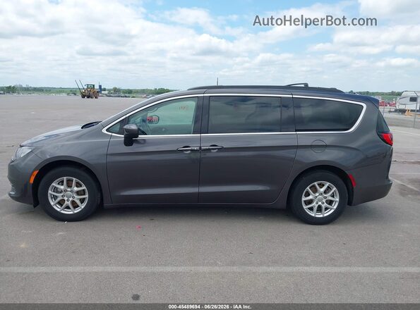 2C4RC1DG9LR195652 2020 CHRYSLER VOYAGER Gray 360 interior view