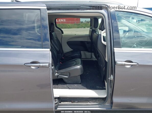 2C4RC1DG9LR195652 2020 CHRYSLER VOYAGER Gray VIN sticker view