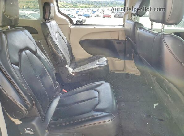 2C4RC1DG9LR265683 2020 CHRYSLER VOYAGER White Հետևի նստատեղերի տեսք
