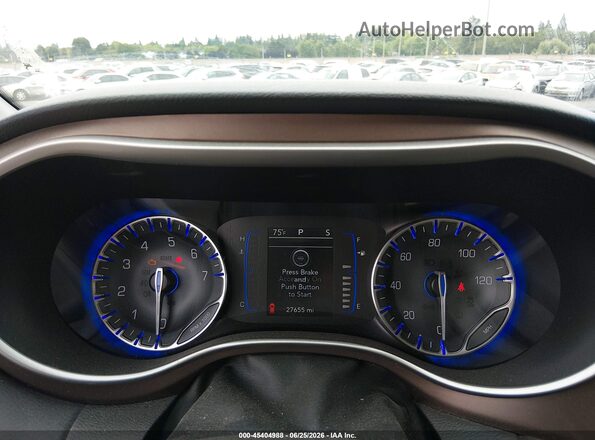 2C4RC1DGXJR253748 2018 CHRYSLER PACIFICA Gray Widok tylnych siedzeń