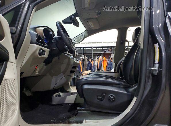 2C4RC1DGXLR257124 2020 CHRYSLER VOYAGER Gray Front interior view