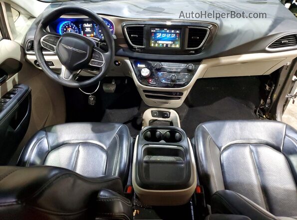 2C4RC1DGXLR257124 2020 CHRYSLER VOYAGER Gray Dashboard view
