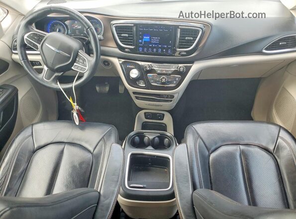 2C4RC1EG0HR570186 2017 CHRYSLER PACIFICA White Вид панелі приладів