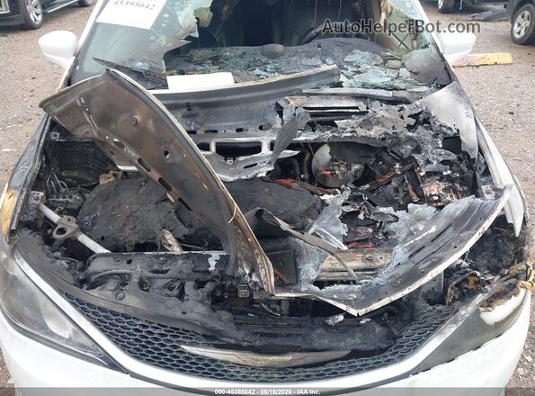 2C4RC1EG0JR315642 2018 CHRYSLER PACIFICA White Widok z tyłu